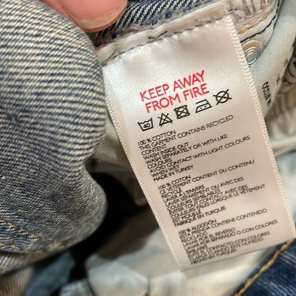 BDG IRBAN OUTFITTERS Mom High Rise Jeans Size 27 - Picture 11 of 11